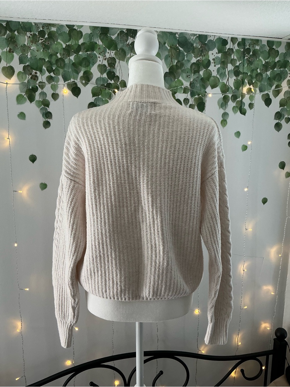 ❣️ SOLD ❣️Old Navy SoSoft Cream Cable Knit Mock Neck Sweater - Picture 3 of 8